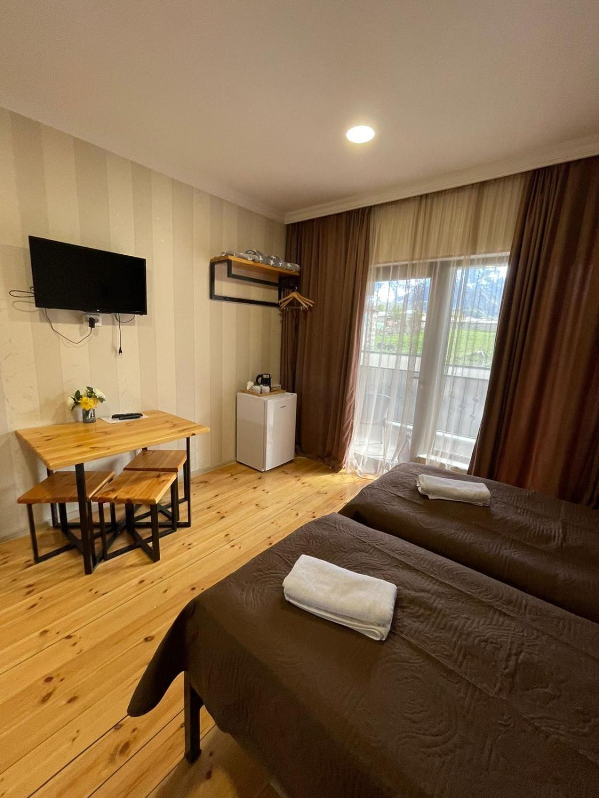 Bibo'S Kokhi Guesthouse Kazbegi Bagian luar foto
